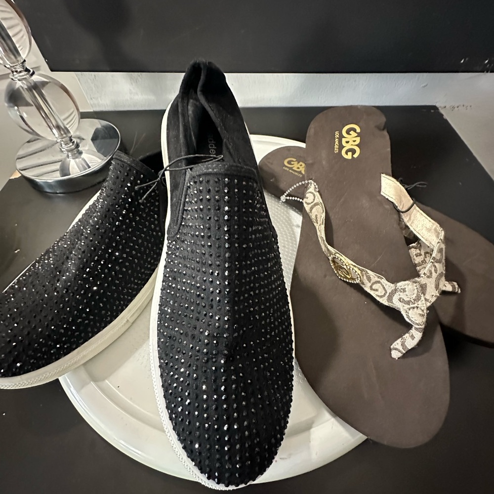 🆕Bundle of Madden Girl Slip Ons & GBG Sandals